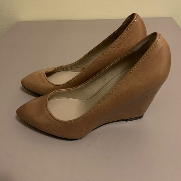 Franco Sarto wedge heel - Size 4 - Picture 6 of 6